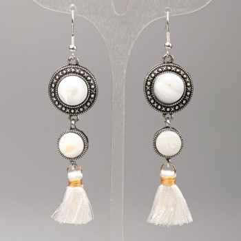 Earrings with Mother-of-P pearl, diameter 19.5mm ± and 12mm±, length 85mm ±