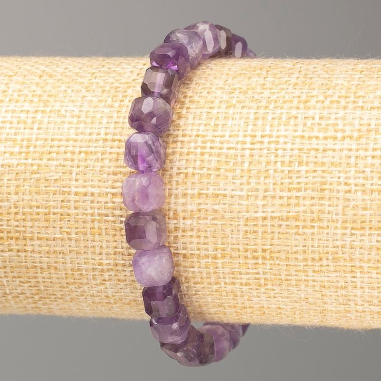 Bracelet with Faceted Amethyst Cube Beads, 7mm diameter, 18cm length