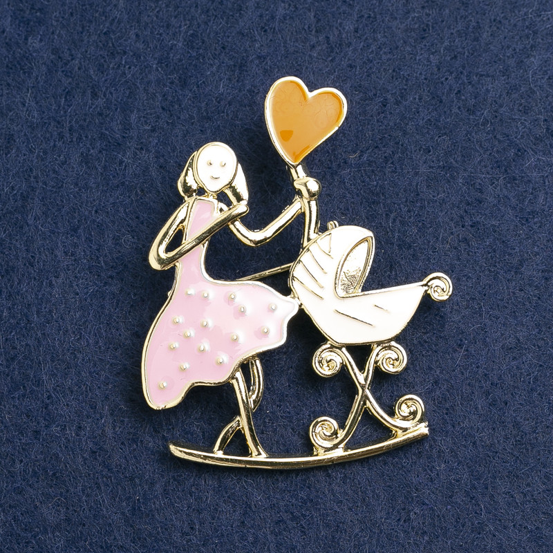 Brooch 'Mom with a Cradle' with enamel Pink, White, gold metal 46x38mm