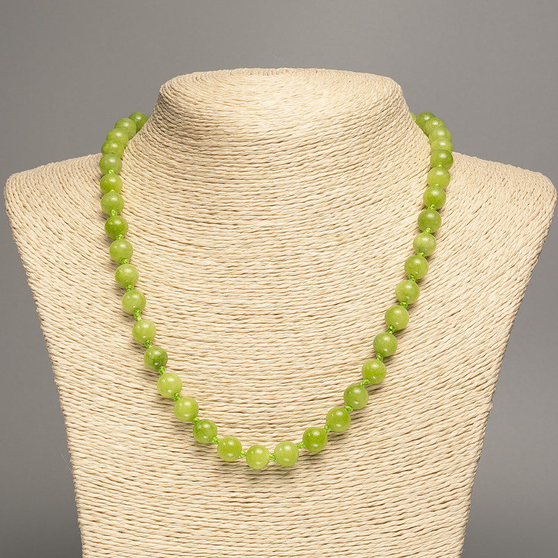 Necklace green "Onyx" smooth round beads, 8mm diameter ±, length 50cm ±, made of white jade stone (synthetically dyed)