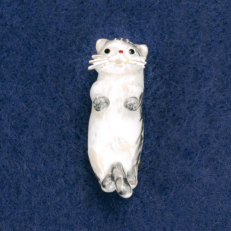 Brooch Cat in gray and white acrylic with silver metal 41x13mm