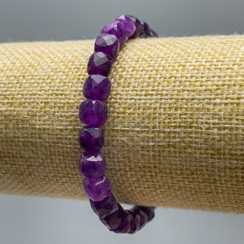 Amethyst Bracelet Natural Stone, Faceted Cube, 7mm diameter ±, length 18cm (stretch)