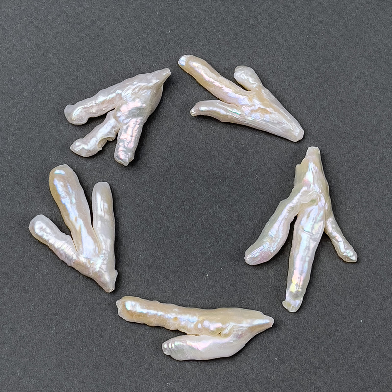 Baroque pearls with a "gasoline" tint d 24x37mm±through hole, length 37cm± (per piece)