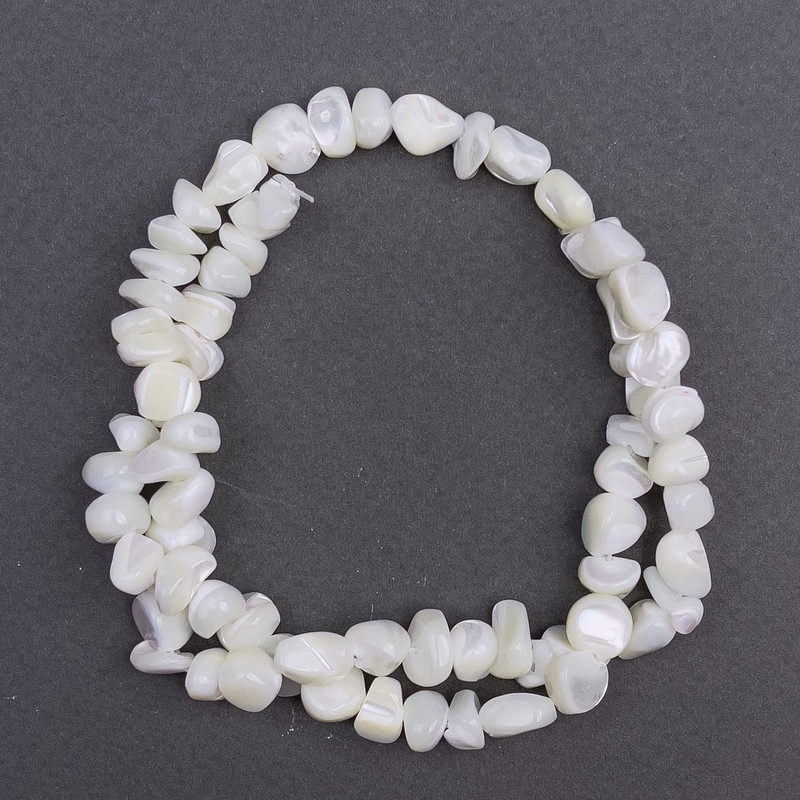 Mother-of-P pearl faceted beads, 8×6 mm diameter, 41 cm length on thread