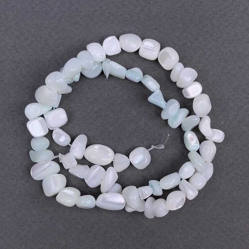 Mother-of-Pearl Beads tumbled, diameter 8×6 mm ±, length 41 cm ± on a strand