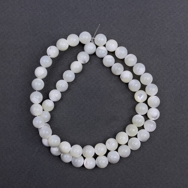 Mother-of-pearl Beads Smooth Round 7.5 mm, 39 cm long on thread