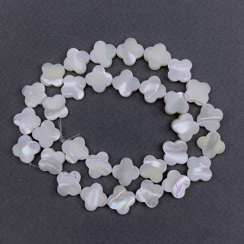 Mother-of-Pearl Clover Beads, diameter 10x2.5 mm, 39 in., on thread