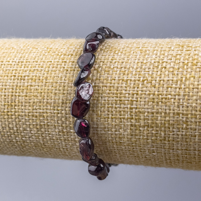 Bracelet Garnet natural stone faceted, diameter 8x7mm±, length 18cm (elastic)