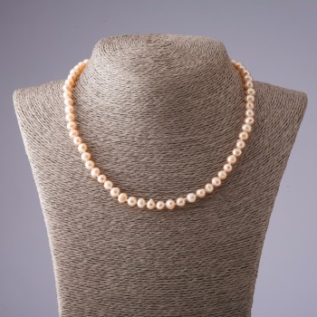 Necklace of pink freshwater round pearls, diameter 6mm, length 45cm