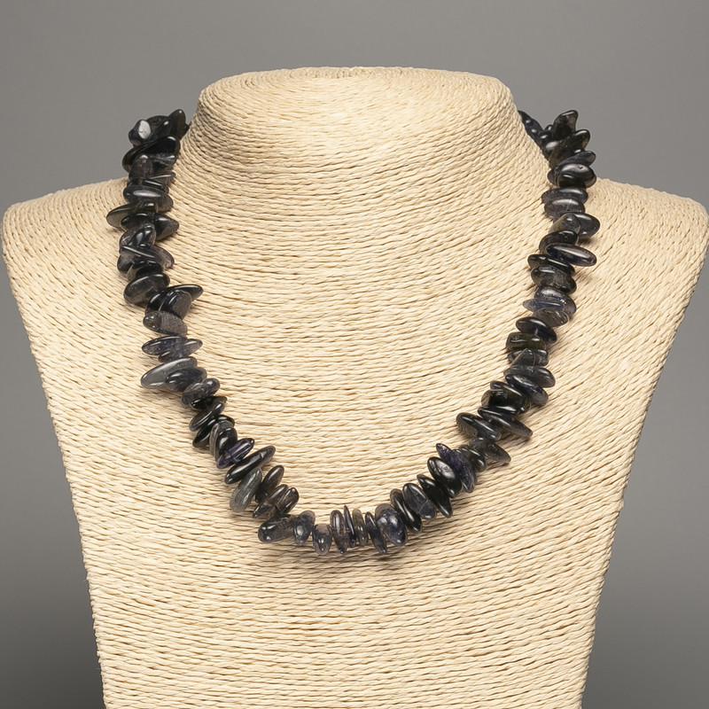 Necklace of Natural Iolite Chip "Needle", diameter 15x5 mm, length 48 cm +