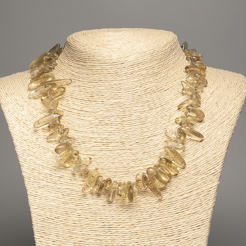 Necklace of natural stone Quartz wine chip "needle", diameter 20x7mm, length 48cm +