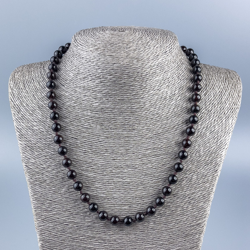 Necklace of Natural Garnet Smooth Beads 8mm Diameter, 48cm Length