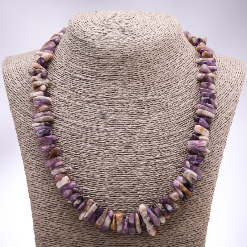 Necklace of natural amethyst chips, diameter 15x7+-mm, length 50+-cm