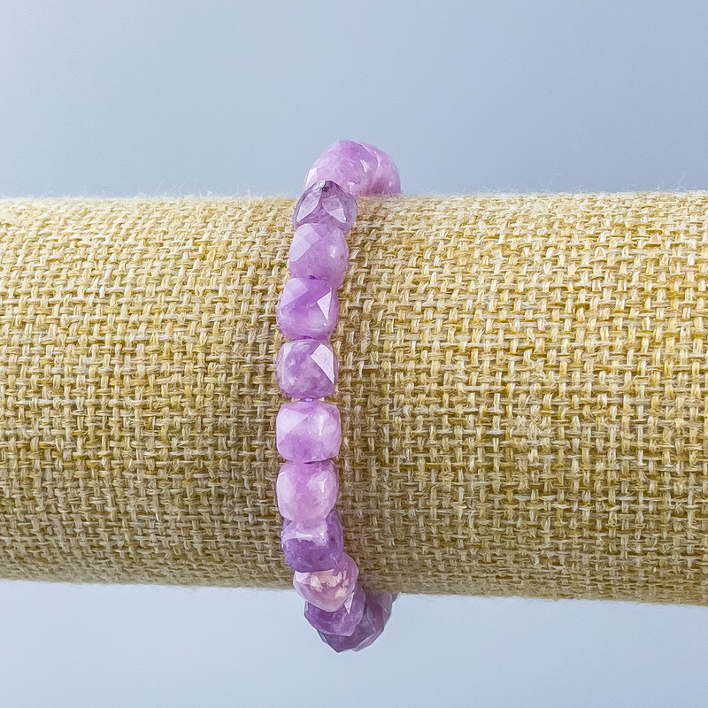 Lepidolite Bracelet with Natural Stone, Faceted Cubes, 7x7 mm, length 18 cm (stretch)