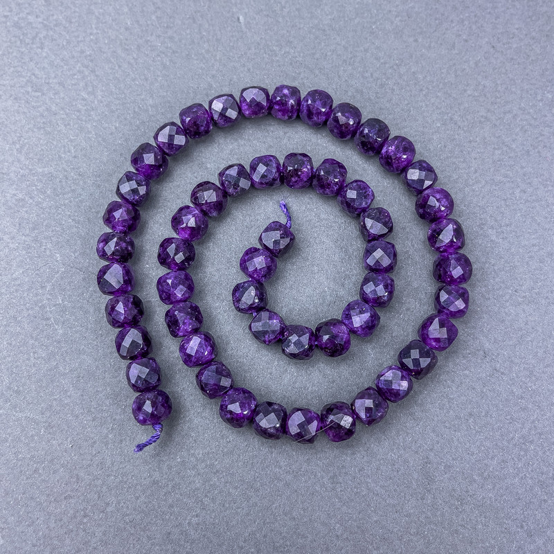 Sugilite Beads Natural Stone Cut Cubes on Thread, diameter 7.5×7.5 mm ±, string length 38cm ±