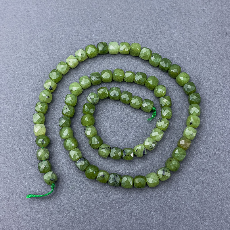 Canadian Jadeite Beads, Natural Stone, Faceted Cube on Thread, diameter 9×9 mm±, length 38 cm±