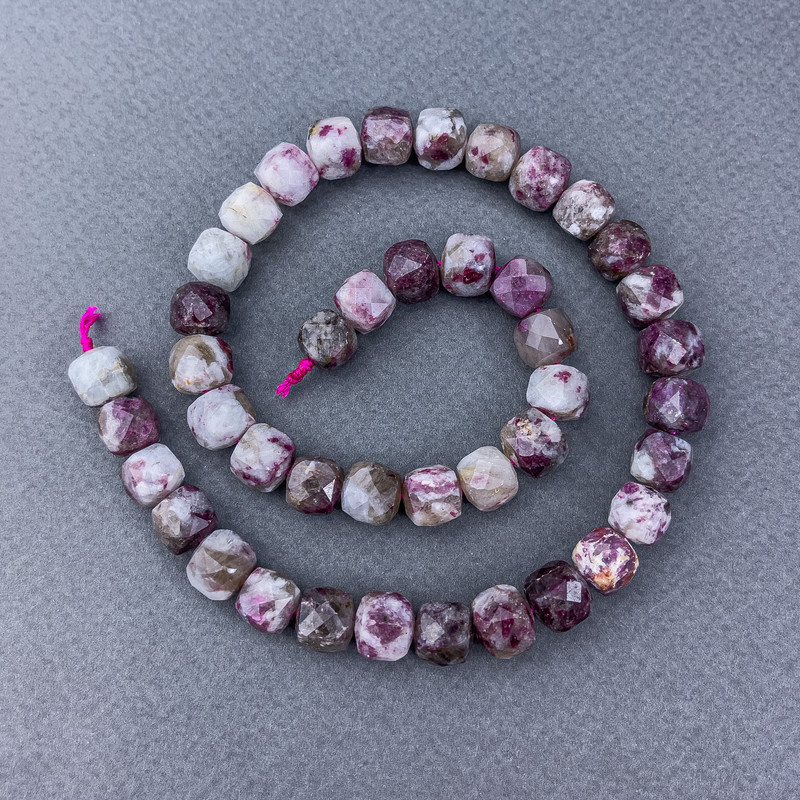 Natural Tourmaline Beads faceted cube on thread, 9x9 mm, approx 38 cm