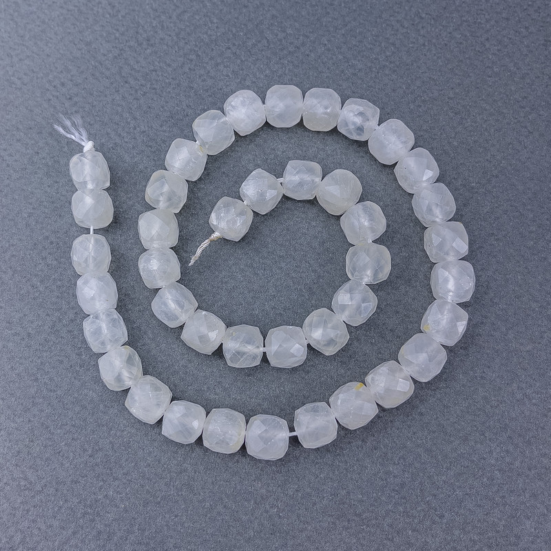 Mountain crystal Beads, natural faceted cube gemstone on thread, 9x9 mm diameter, approx. 38 cm length