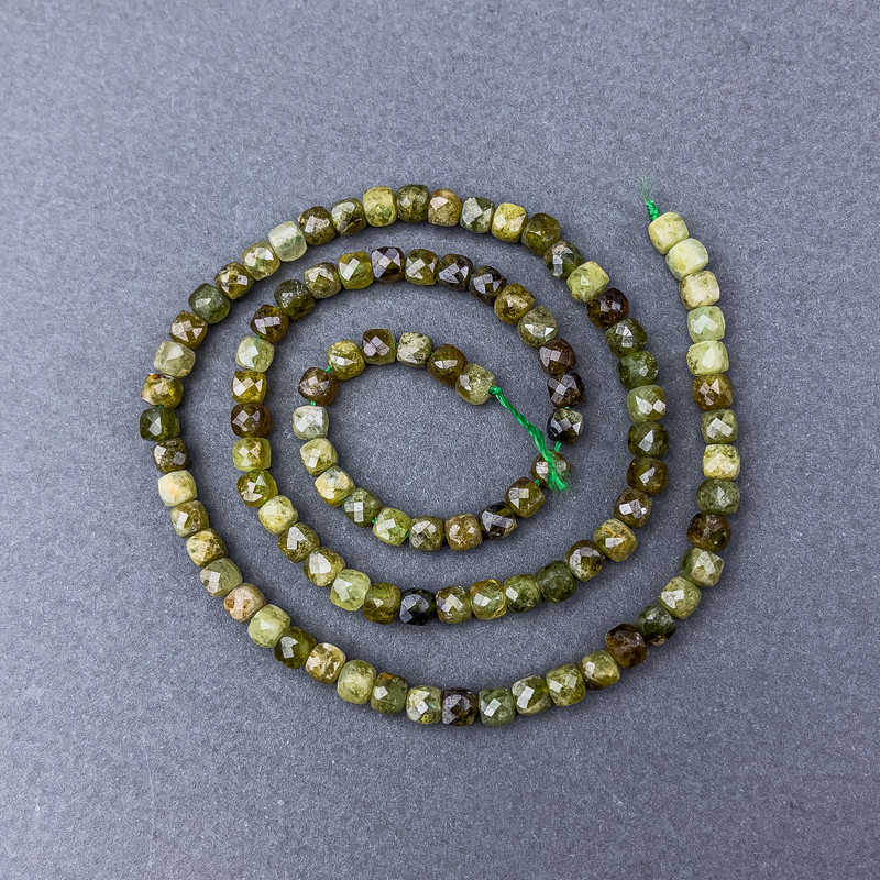 Grossular Garnet Beads (Green Garnet) Natural Faceted Cube Beads on Thread, 4x4 mm ±, Length 40 cm ±