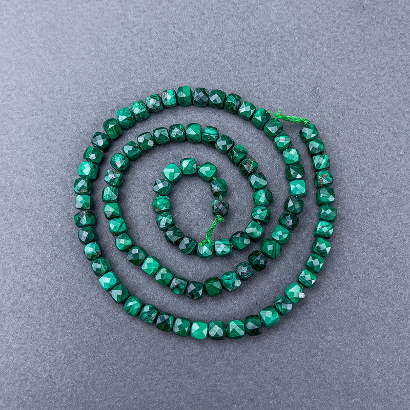 Malachite Beads natural gemstone faceted cube on thread, diameter 4x4 mm±, length 39 cm±