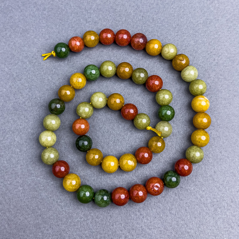 Assorted Beads of Natural Stone, smooth round beads, 8 mm diameter ± on thread, length 39 cm+