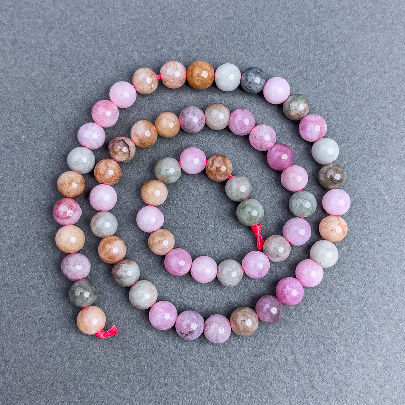 Jadeite Colored Beads Smooth Round 6.5 mm+ on Thread, Length 38 cm+