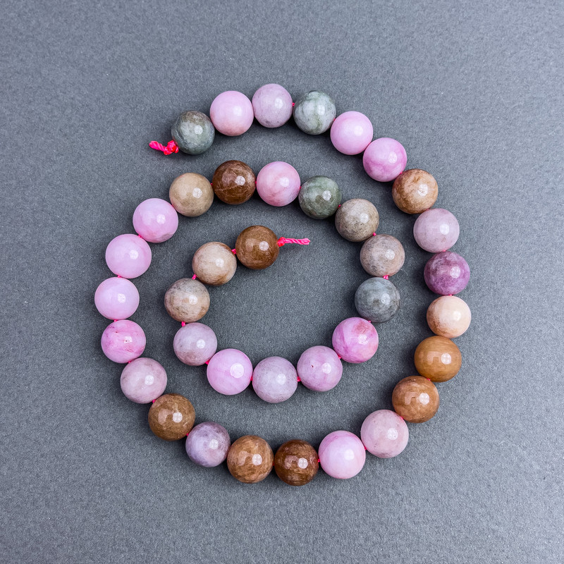 Colored Jadeite Beads, smooth round ball, 10 mm ± diameter, on a thread, length 38 cm+