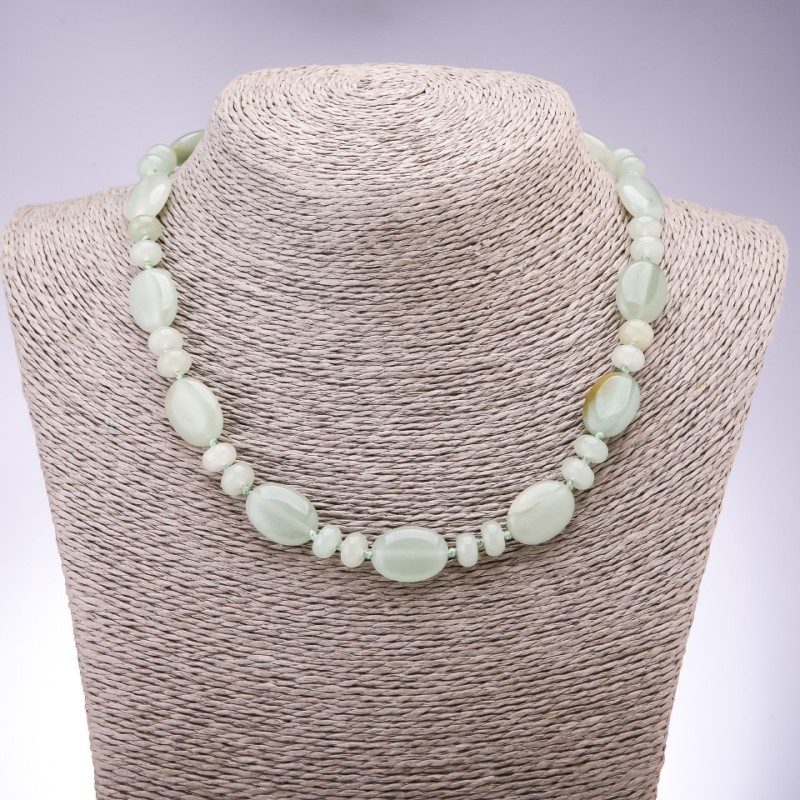 Necklace of Natural Jade, flat oval jade beads 13x18mm, rondelle 9x6mm, length 45cm