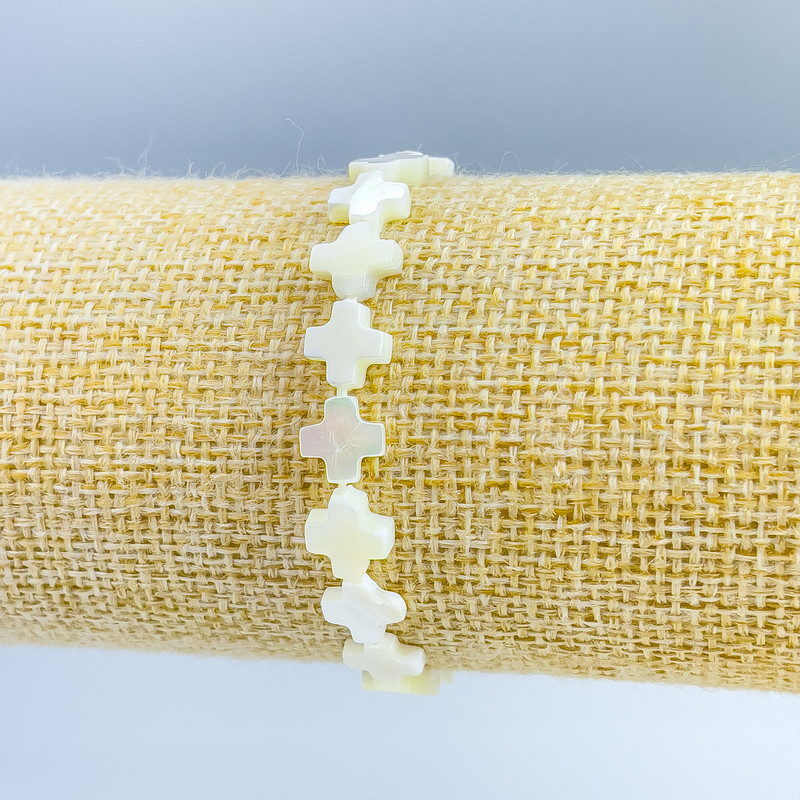 Bracelet with Mother-of-Pearl Crosses, diameter 8x8x3mm each, length 18cm (stretch)