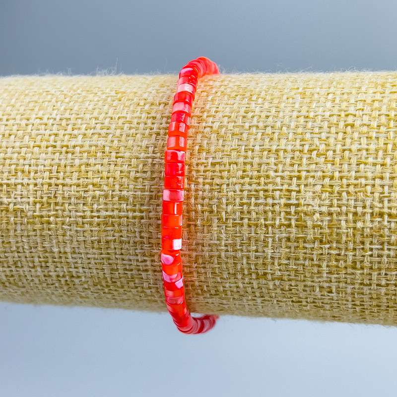Bracelet - Red-toned Mother-of-Pearl Disc Beads, 4x2 mm, Elastic, 18 cm