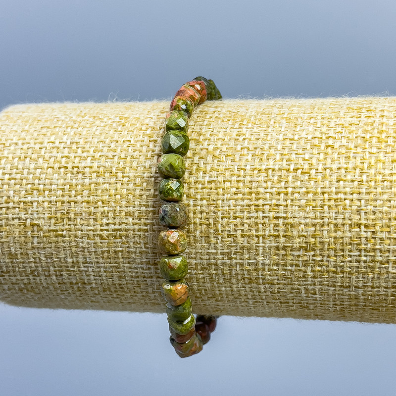 Bracelet Jasper Unakite natural stone faceted cube, diameter 5, 5×5.5 mm ±, length 18 cm (stretch)