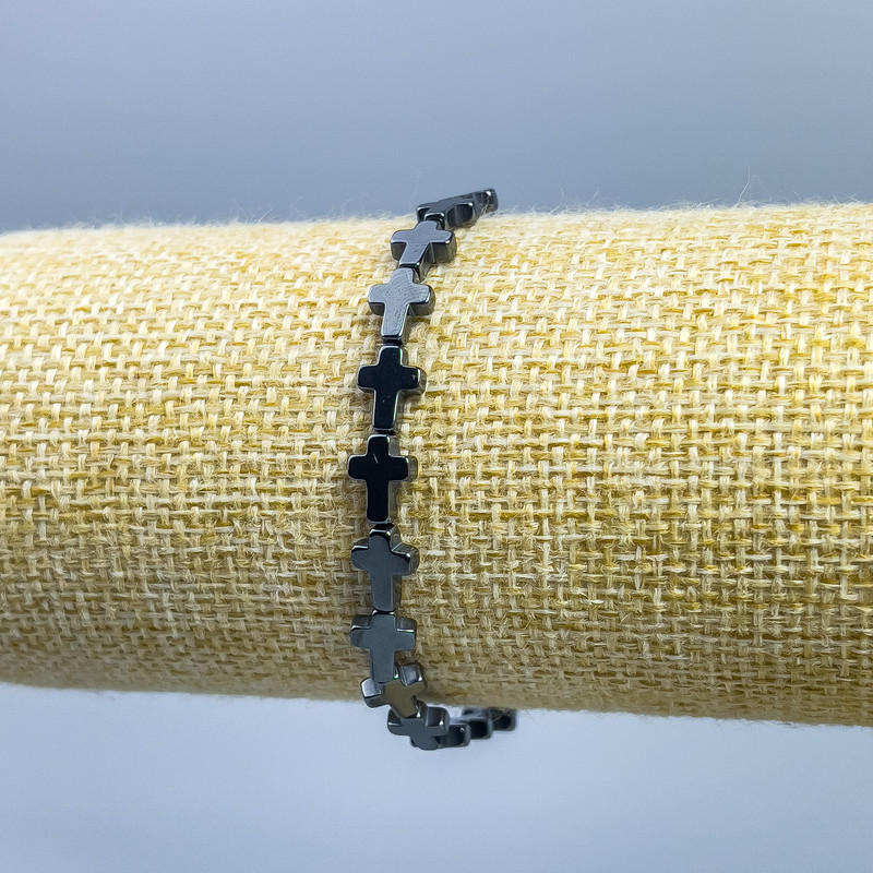 Hematite Cross Bracelet, diameter 8x6mm ±, length 18cm (stretch)