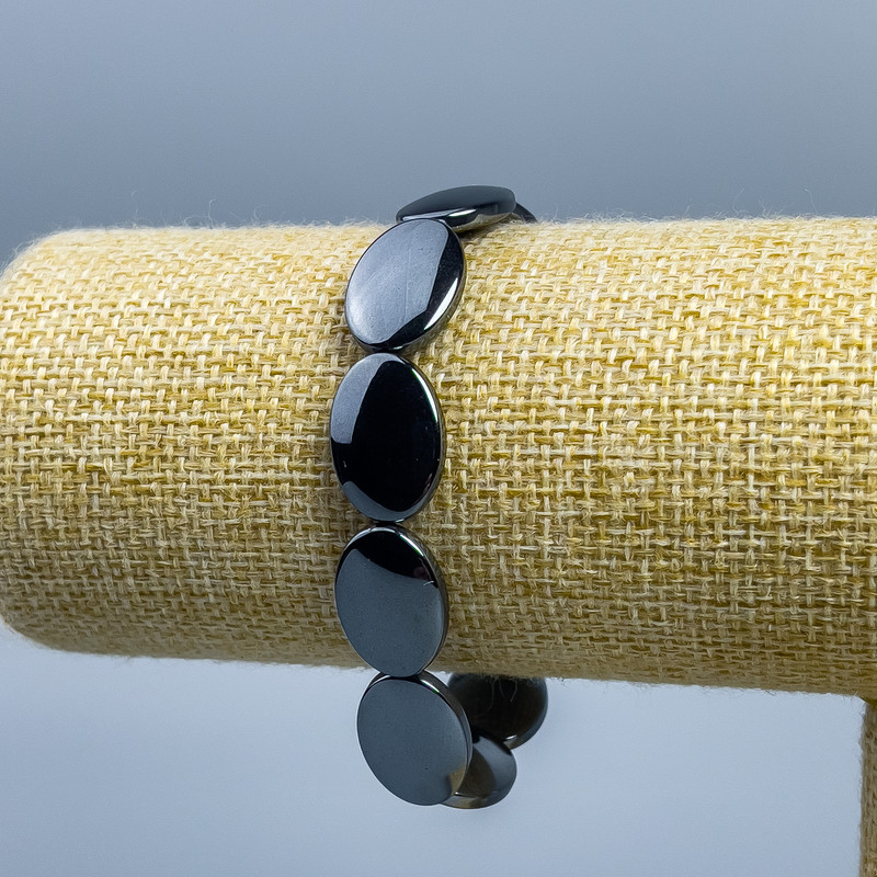 Hematite Bracelet Oval, diameter 18x13x5 mm +/-, length 18 cm (stretch)
