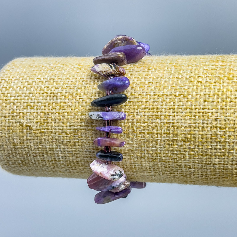 Charoite Bracelet natural stone碎 chips "Needle", diameter 25x3-12x2mm+- with seed beads, bead diameter 2mm, length 18cm (stretch)
