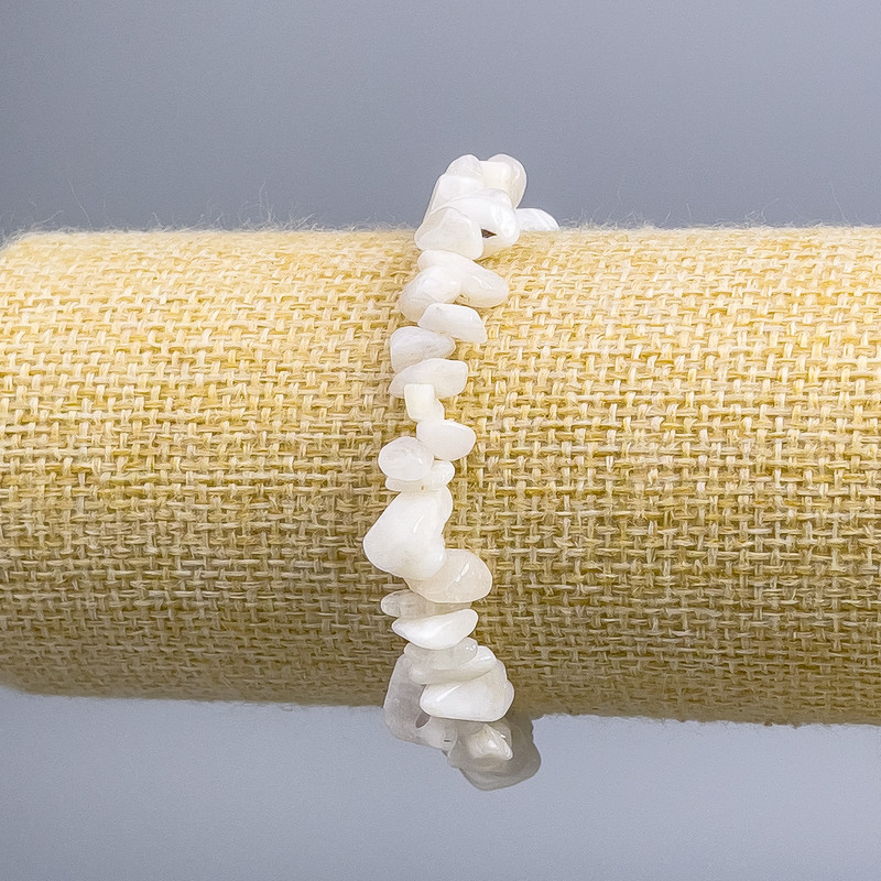 Adularia Chip Bracelet, diameter 7x3mm±, length 18cm (stretch)