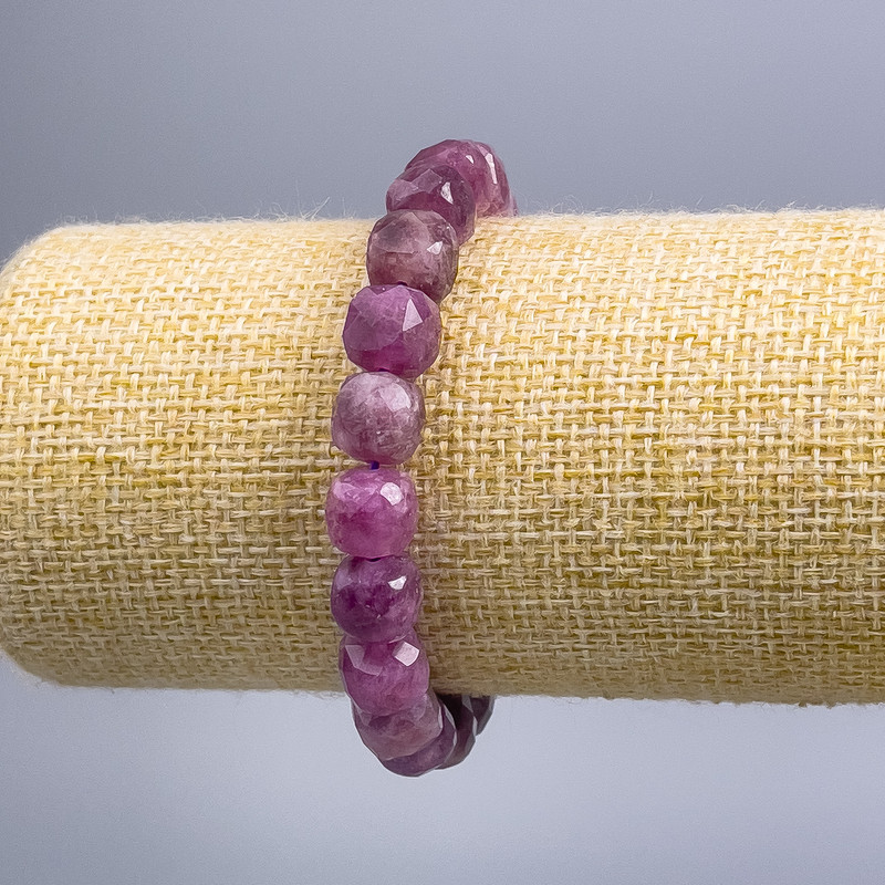 Tourmaline Rubellite Bracelet, natural stone faceted cube, diameter 9x9 mm, length 18 cm (stretch)