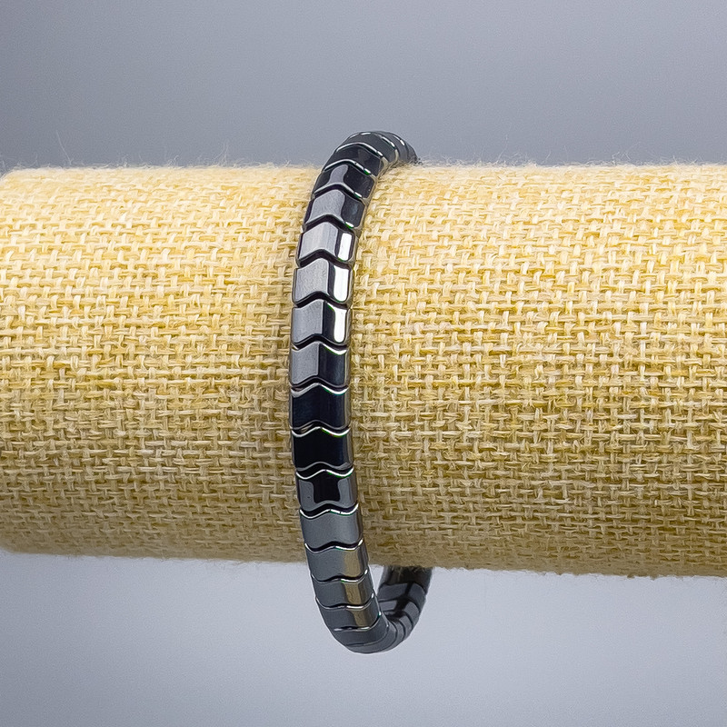 Hematite Zigzag Bracelet, diameter 5.5x7.5x5 mm±, length 18 cm (stretch)