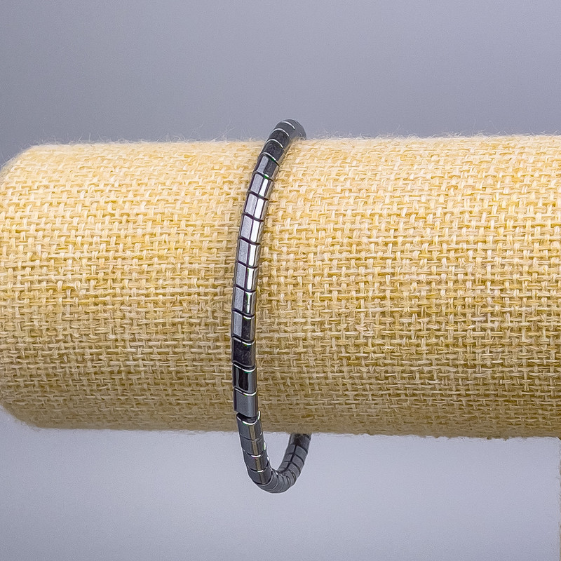 Hematite Zigzag Bracelet, 4x4mm ± beads, 18 cm length (stretch)