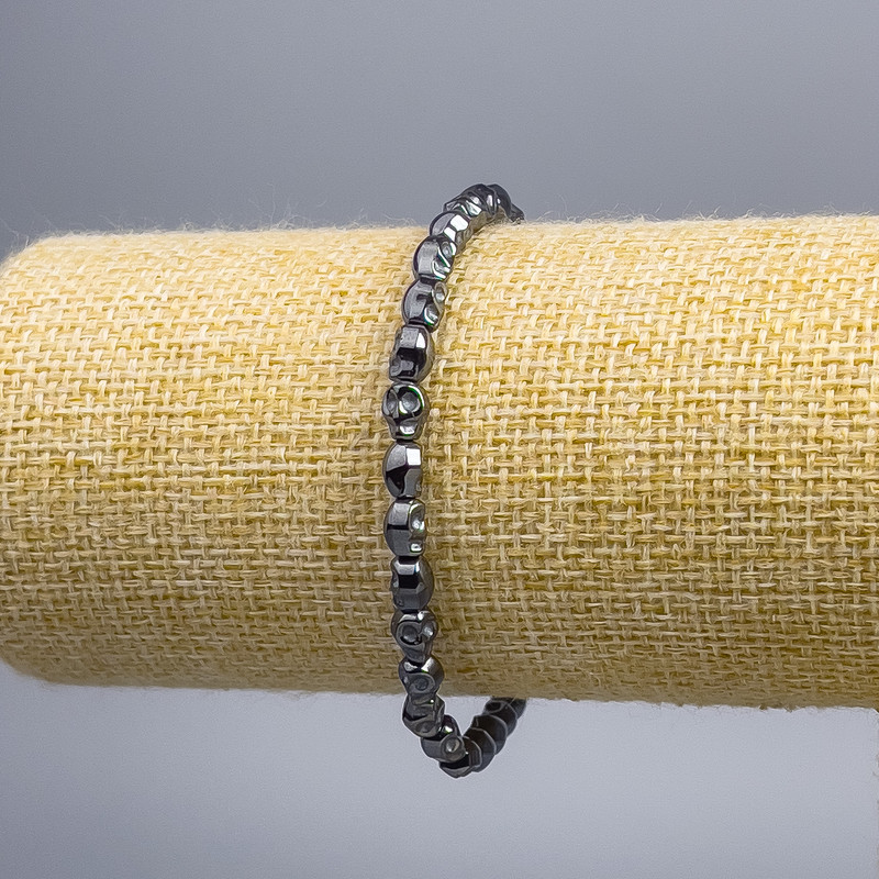 Hematite Bracelet 'Skull', diameter 5x6x5 mm ±, length 18 cm (stretch)