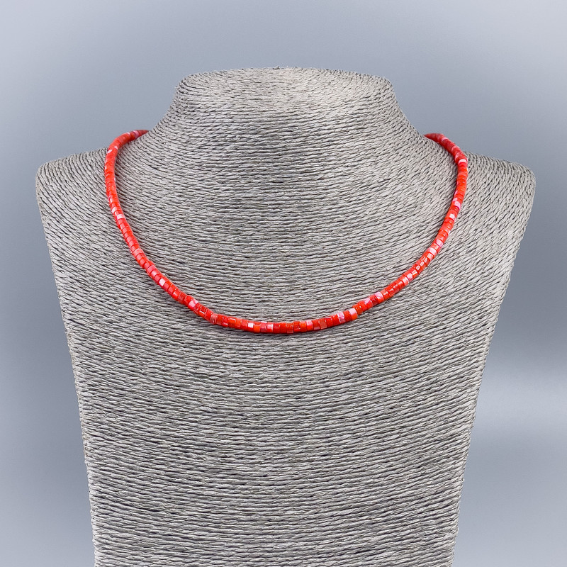 Choker Necklace with Natural Mother-of-P pearl (toned) Bright Red Smooth Rondelle, 4×2 mm ±, length 48 cm ±