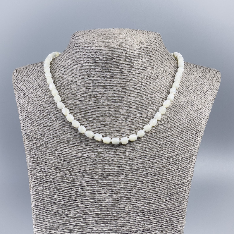 Necklace of natural white mother-of-pearl rondelle barrel beads, diameter 6x6mm±, length 48cm±
