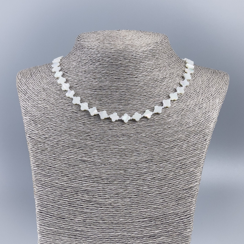 Necklace with natural white mother-of-pearl in clover shape, diameter 8x7x2mm±, length 50cm±