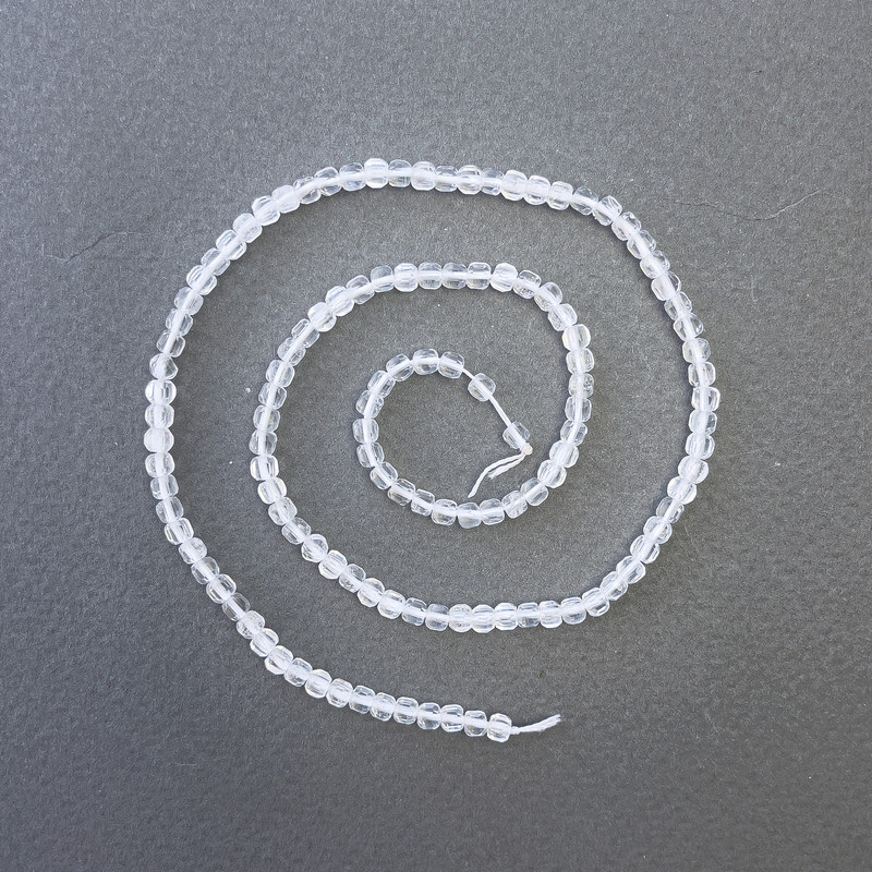 Beads on Thread Mountain Crystal natural stone cube, diameter 3×3mm±, length 39cm±