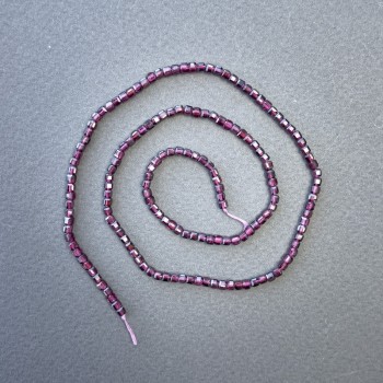 Beads on a Thread Garnet Natural Stone Cube, diameter 2.5x2.5 mm ±, length 39 cm+