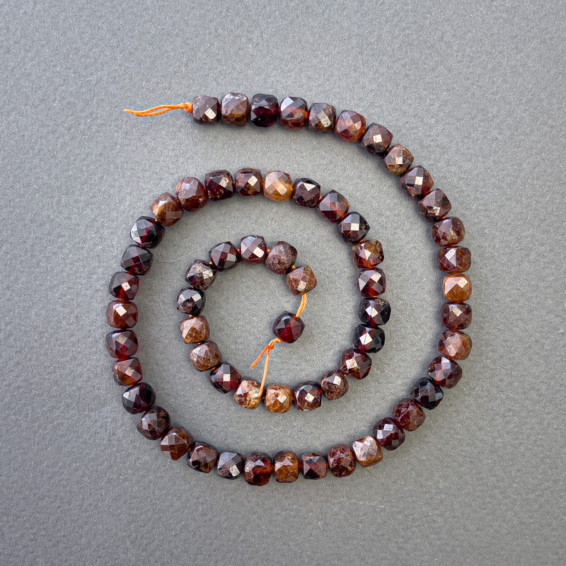 Garnet Beads Brownish Garnet Faceted Cube, 6.5 mm diameter, 39 cm long on thread