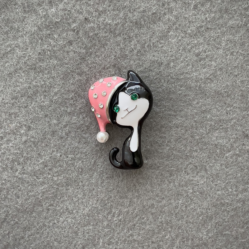 Brooch Cat Black and Pink Enamel with White and Green Rhinestones Silver Metal 35×23mm+