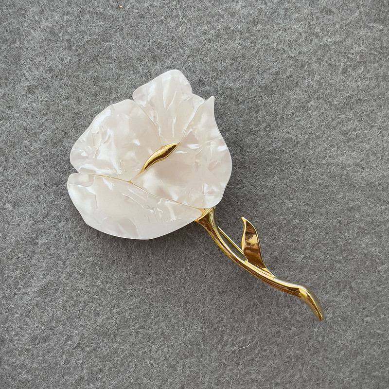 Brooch White Poppy Pearlized White Gold Metal 76x46 mm+
