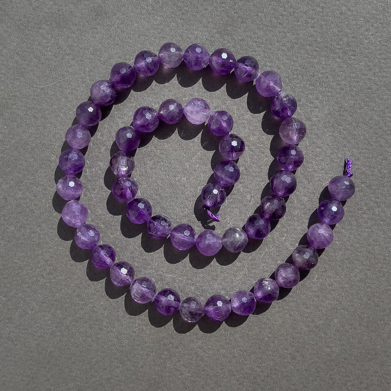 Amethyst Beads natural stone faceted round bead, 8mm diameter, 38cm length on thread