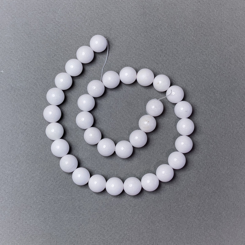 White Agate Beads (pressed) Smooth Round 12mm ±, Length 40cm ± on fishing line