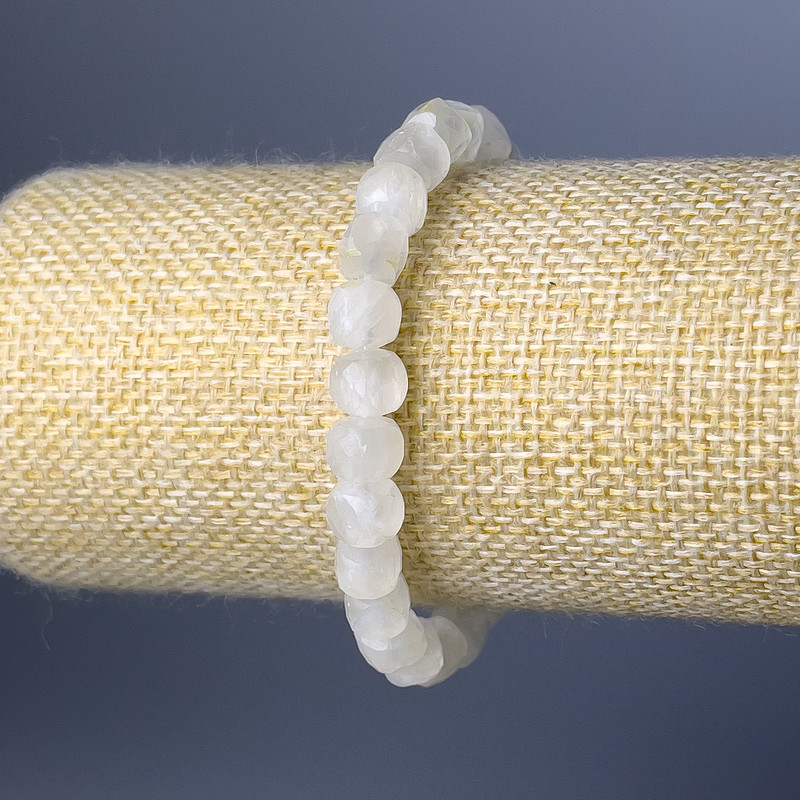 Bracelet Mountain Crystal Natural Stone Faceted Cube Beads, 7.5mm diameter, 18cm length (stretch)